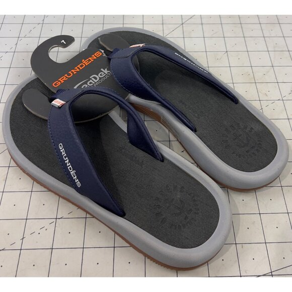 Grundens Women’s SeaDek Deck Mate Sandals Navy Blue Sz. 7 New - Picture 1 of 6